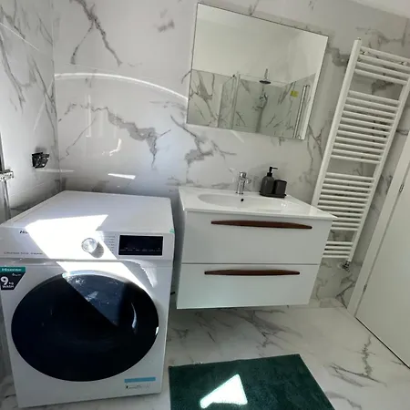 Stunning Deluxe Downtown Busto Arsizio