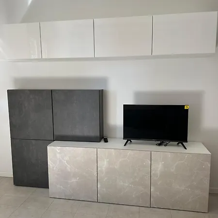 Stunning Deluxe Downtown Apartment Busto Arsizio